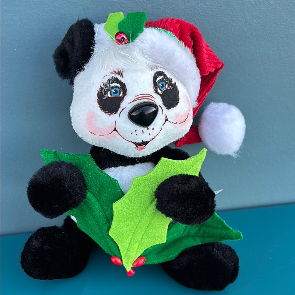 Annalee Mobilitee 2010 75th Anniversary Holly Panda Wired Doll